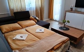 Shine Apartman